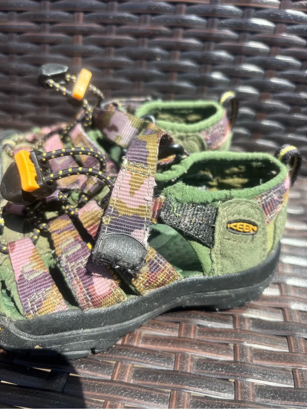 Keen Kids Newport 2 Green & Pink Camo Toddler Waterproof Sandals size 8c
